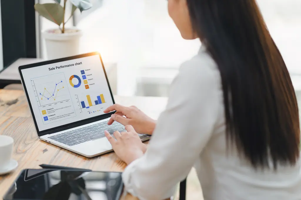 A CRM So Simple It Trains Itself: 6 Steps to Adoption Without a Training Day A CRM So Simple It Trains Itself: 6 Steps to Adoption Without a Training Day