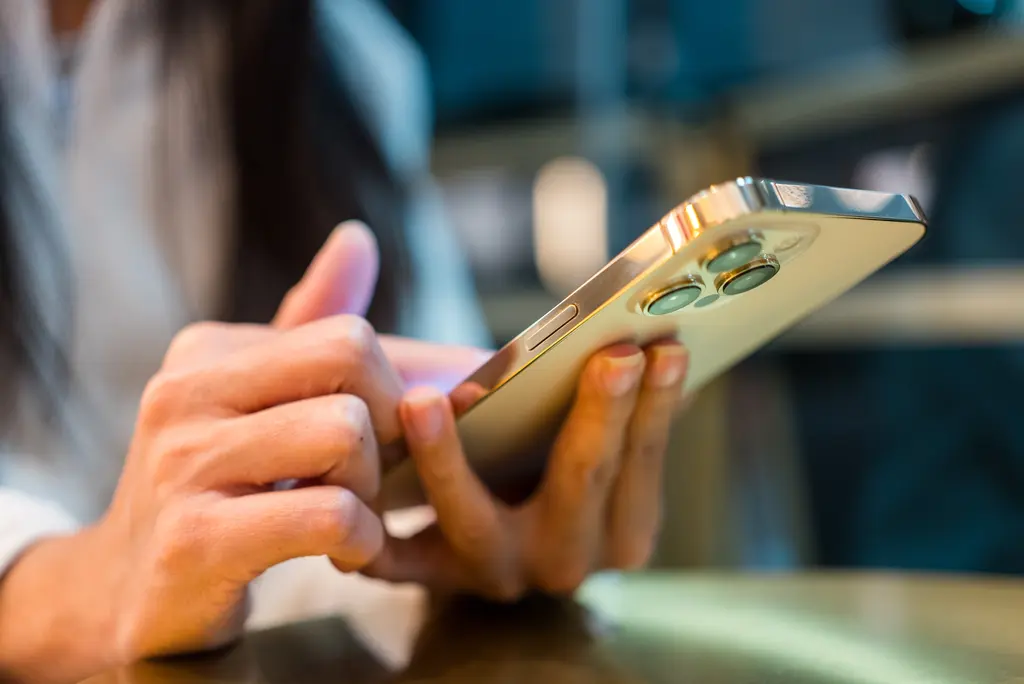 Centralized Mobile Email: 7 Reasons Your Team Needs One Inbox Centralized Mobile Email: 7 Reasons Your Team Needs One Inbox