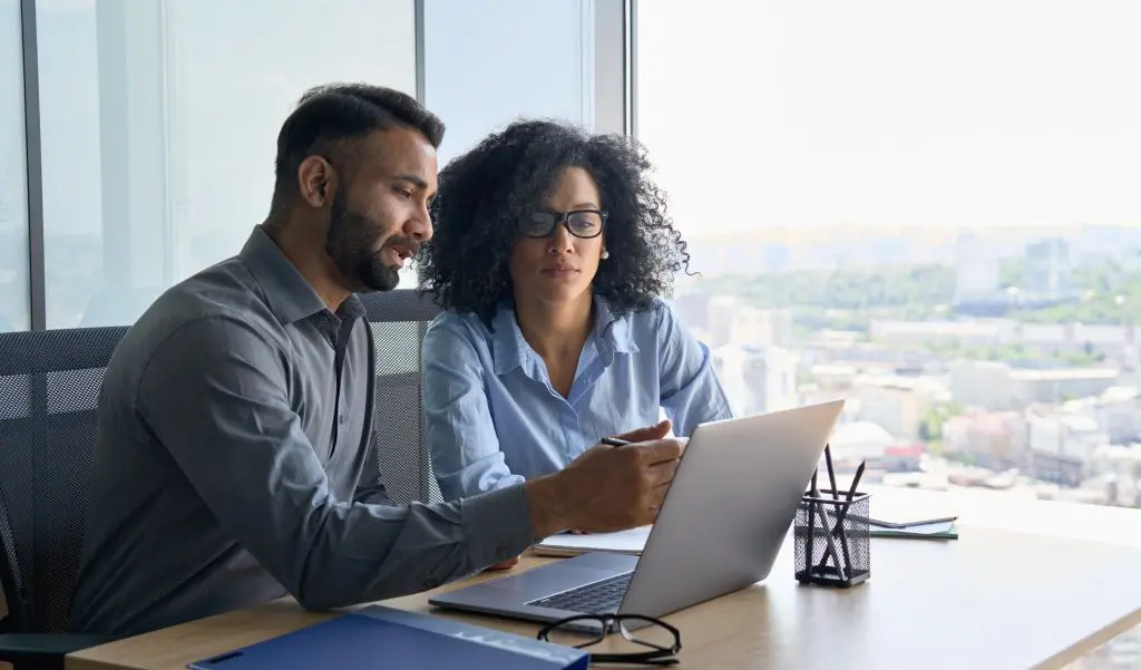 shutterstock_2002142009.webp 7 Simple Steps to Organize Meetings with External Contacts Using Your Business Calendar